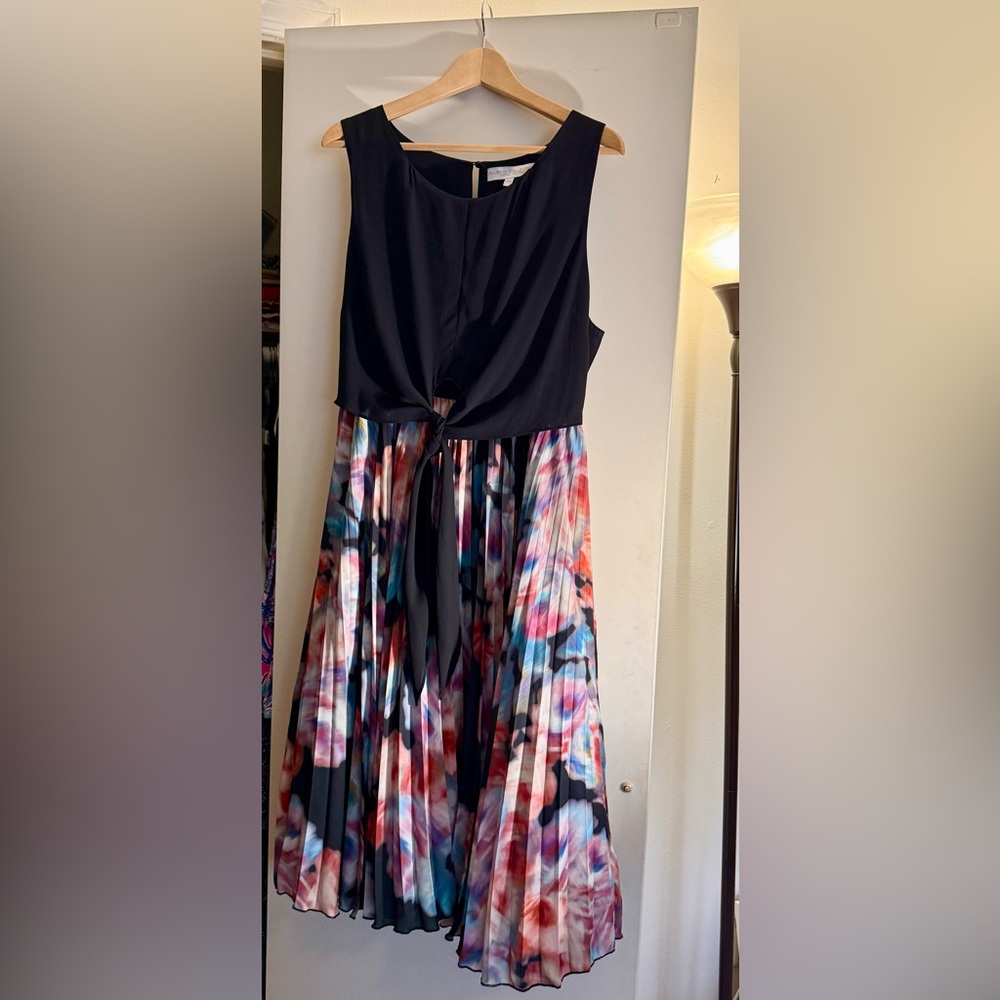 Floral Pleated Midi Dress